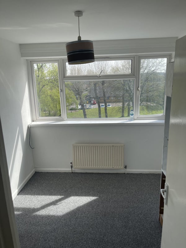 'Small Double Room to rent in Borehamwood ' Room to Rent from SpareRoom