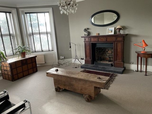 Photo 1: living room