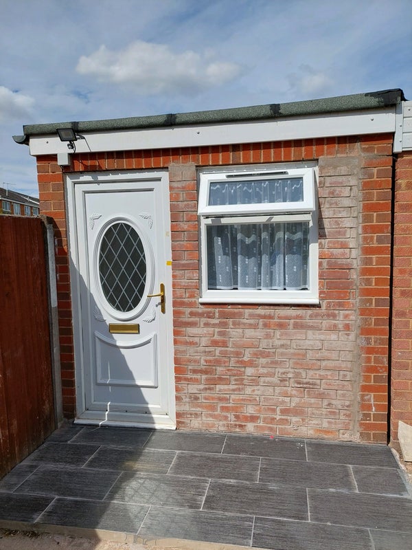 '1x bedroom flat close to Marsden Green train st.' Room to Rent from