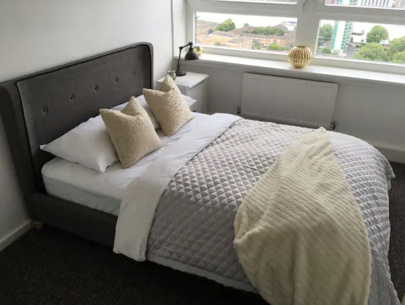 'Room to Rent in Surrey Quays Level 22 flat ' Room to Rent from SpareRoom