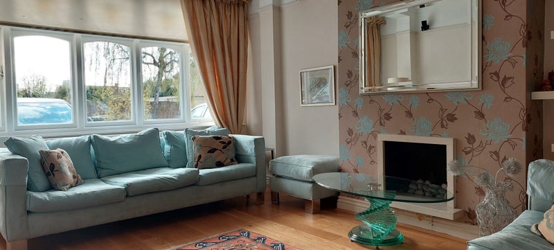 Photo 1: Cosy lounge