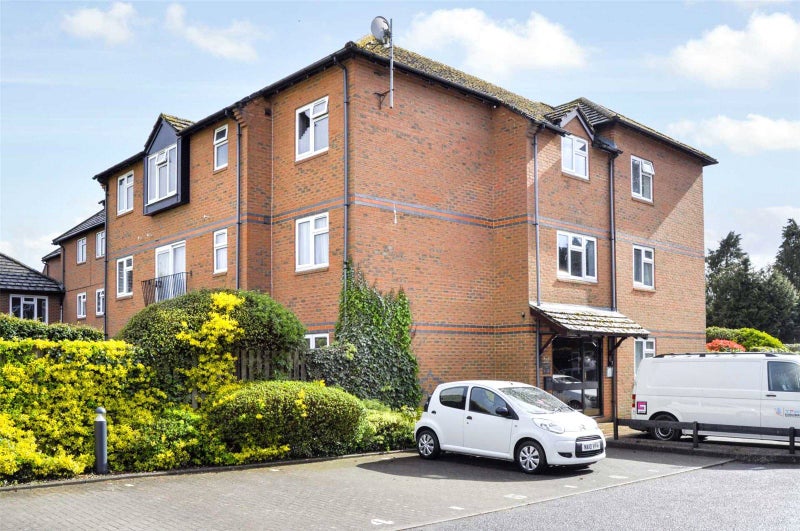 'Spacious Double Room in Central Marlow' Room to Rent from SpareRoom