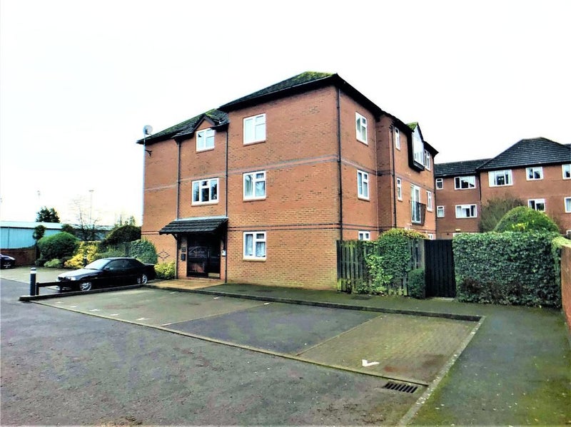 'Spacious Double Room in Central Marlow' Room to Rent from SpareRoom