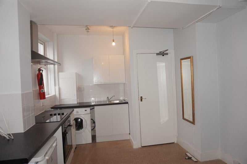 'Studio flat on Peckham Rye London SE15' Room to Rent from SpareRoom