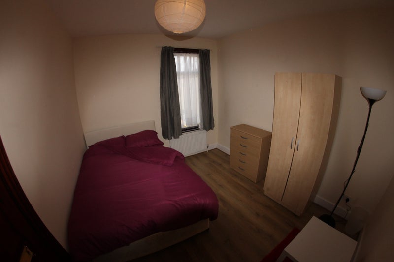 'Lovely Double In Manor Park E12' Room to Rent from SpareRoom