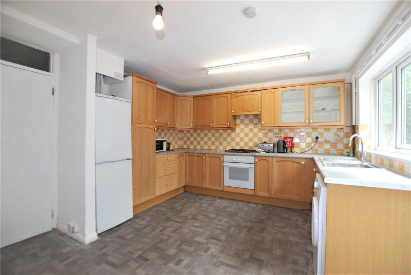 'Large 4 bedroom house in Tulse Hill' Room to Rent from SpareRoom