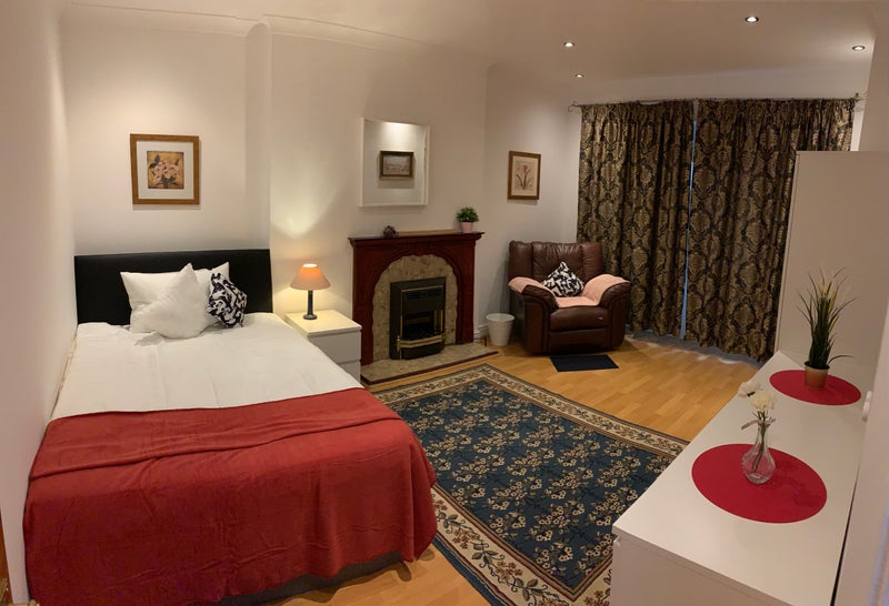 'Very Nice Double Room - Short Let' Room to Rent from SpareRoom