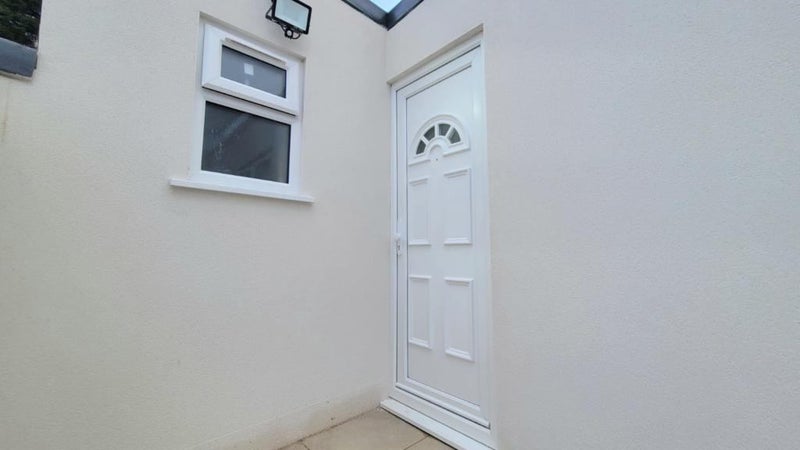 Photo 1: Entrance