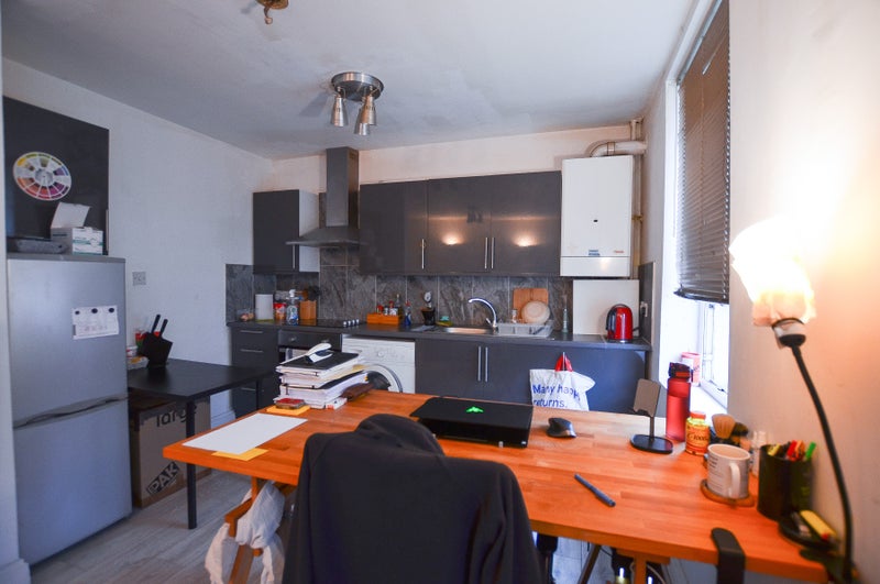 '1 Bed Apartment next to Dalston Junction Station ' Room to Rent from