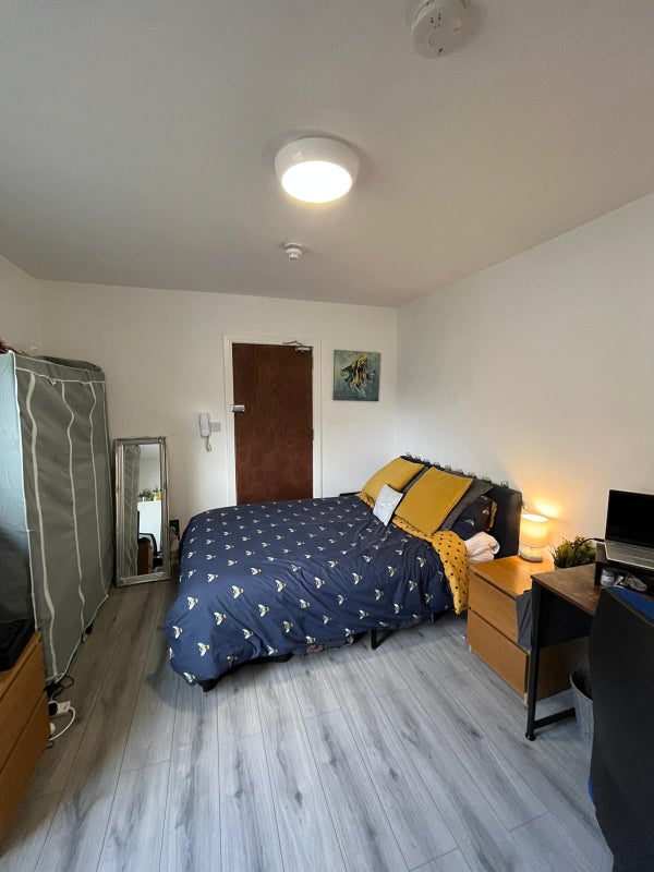 'Studio flat in Gravesend' Room to Rent from SpareRoom