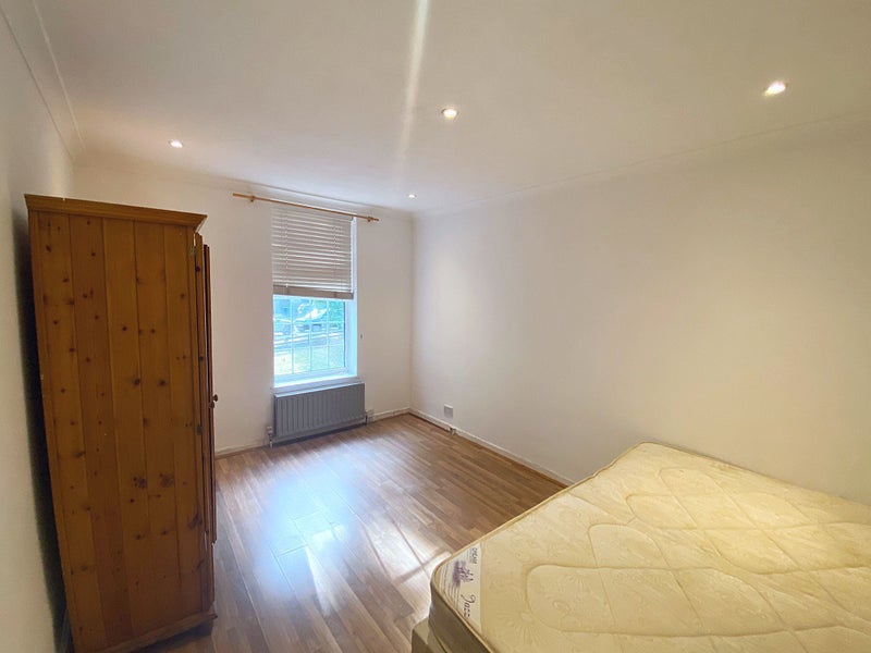 'Beautiful double room in Sydenham Hill' Room to Rent from SpareRoom