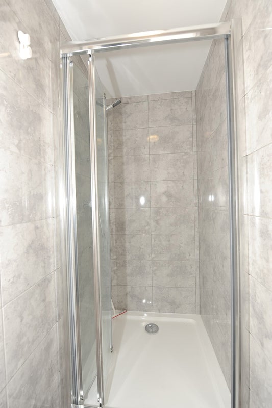 Photo 5: Shared shower 