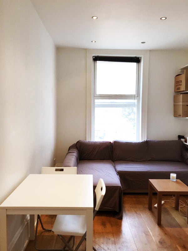 'Zone 1 1 bedroom flat all bills included' Room to Rent from SpareRoom