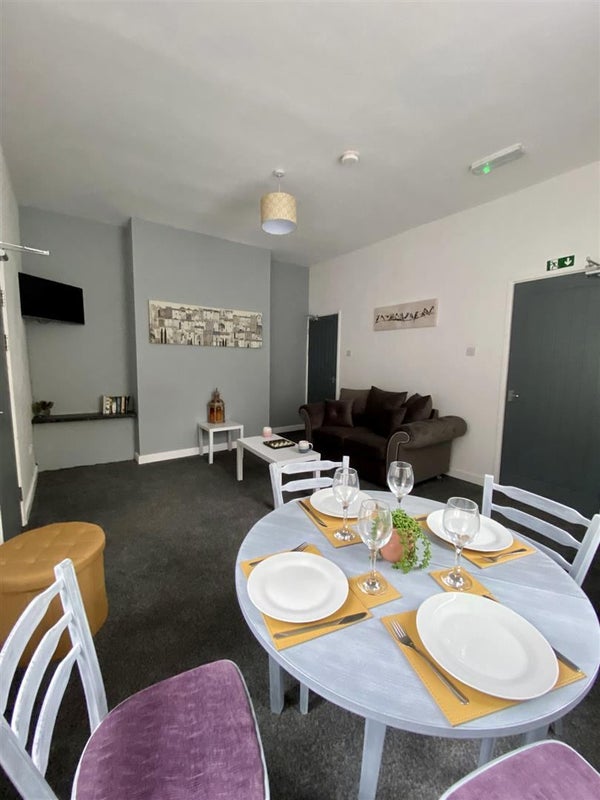 'Fully furnished modern rooms, Hale st Burnley BB11' Room to Rent from SpareRoom