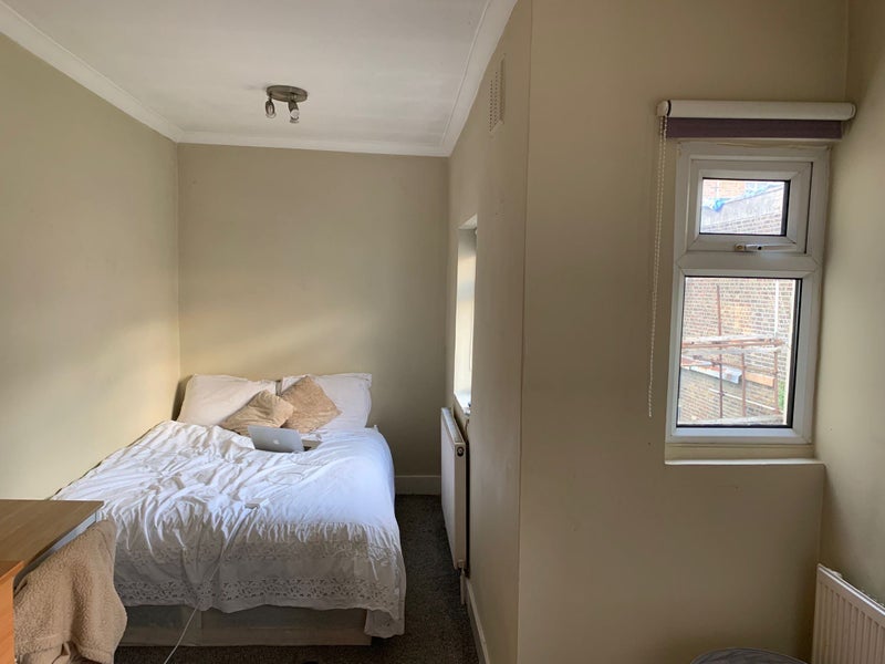 'Spacious Double bedroom in Hammersmith ' Room to Rent from SpareRoom