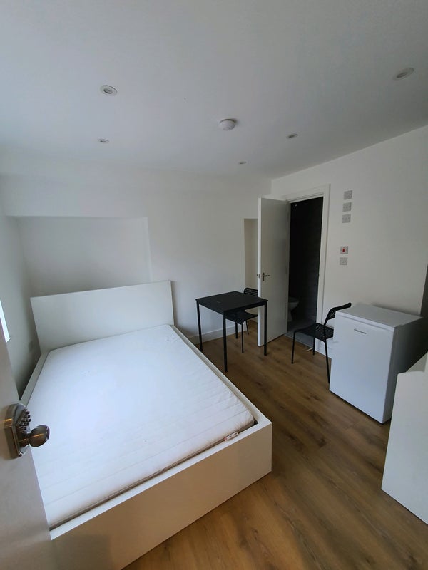 'Brand new studio on St Dunstan Road Feltham' Room to Rent from SpareRoom