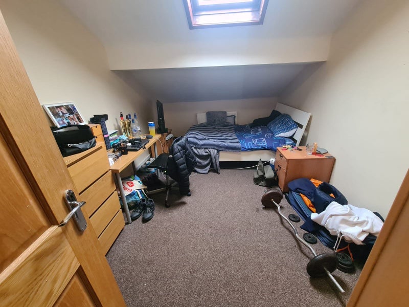 'Summer Let Rooms Otley Road, Headingley' Room to Rent from SpareRoom