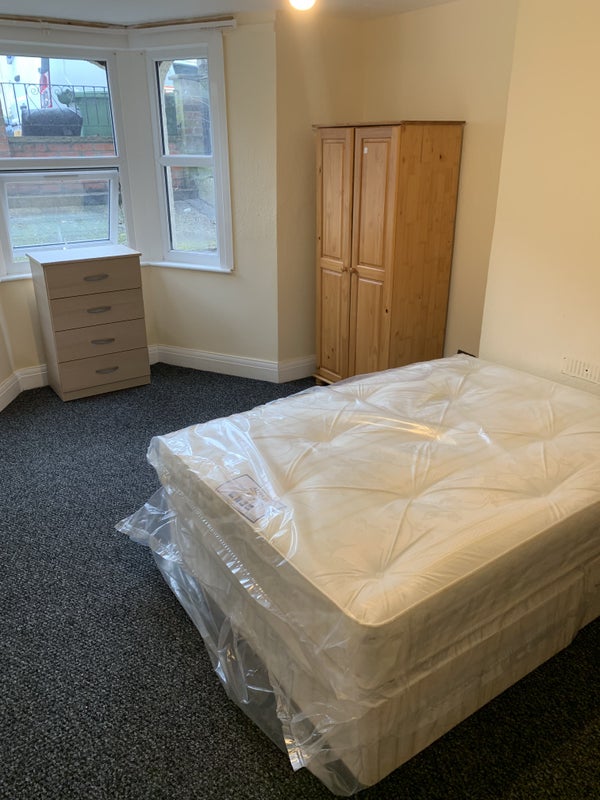 'Stratford Double Room.Zero Deposit ' Room to Rent from SpareRoom