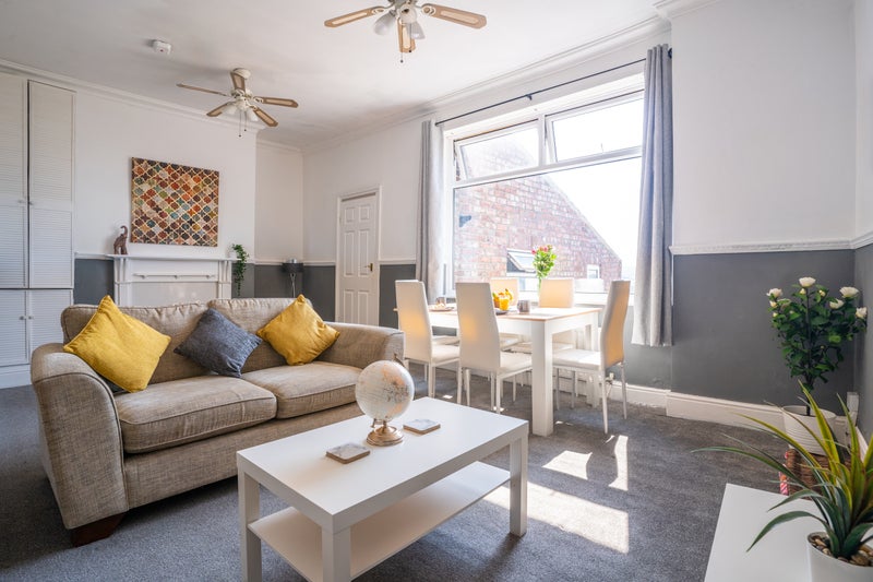 'Short Term Stay House Gateshead ' Room to Rent from SpareRoom