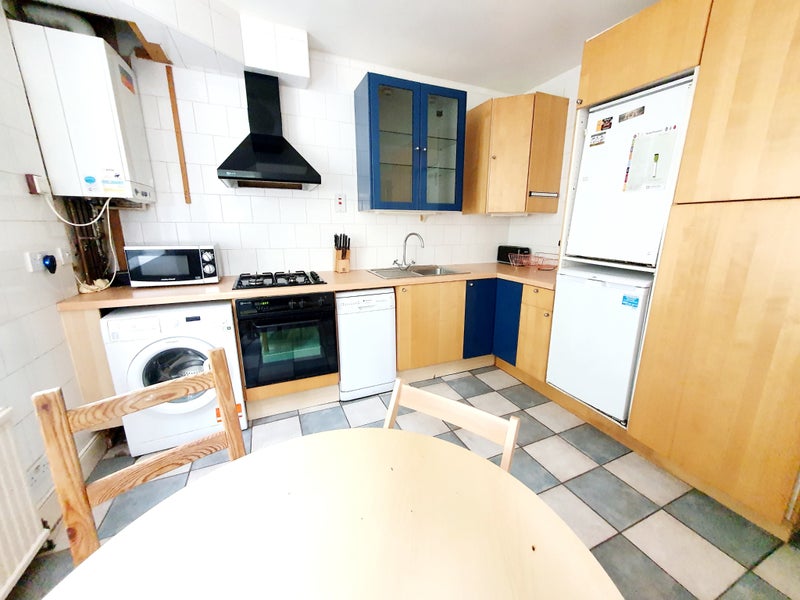 'Charmin 2 bed in Angel' Room to Rent from SpareRoom