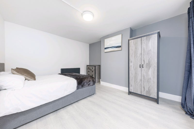 'Modern House In Lewisham Next to station & shops' Room to Rent from SpareRoom