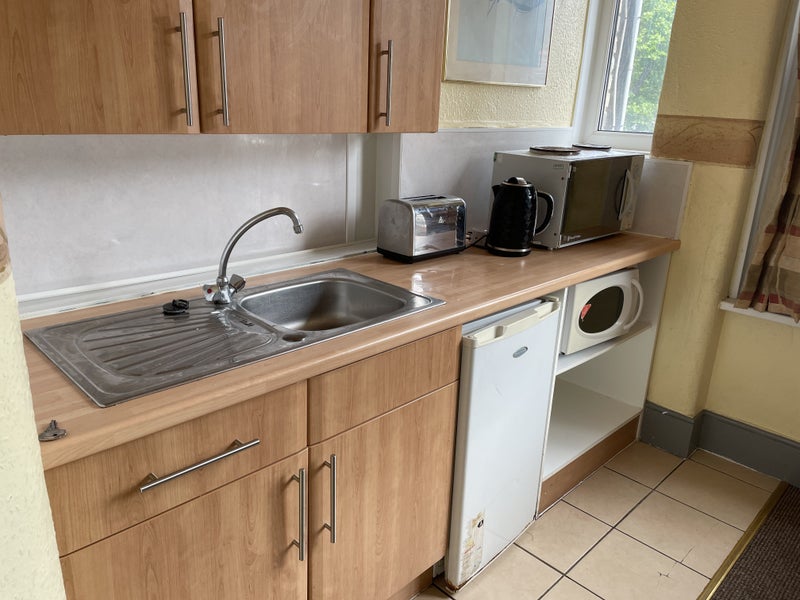 'Luxury Bedsit Palmers Green' Room to Rent from SpareRoom