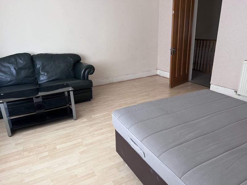 'Double size Room for rent in Moston' Room to Rent from SpareRoom