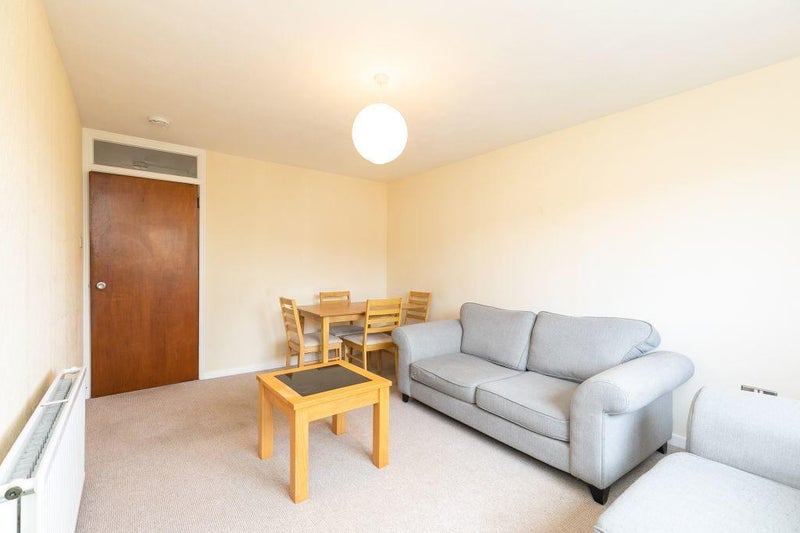 '3 bedroom flat to let near Heriot watt & napier' Room to Rent from