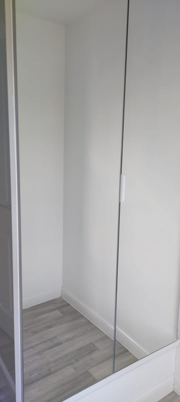 Photo 1: Wardrobe with Mirror door