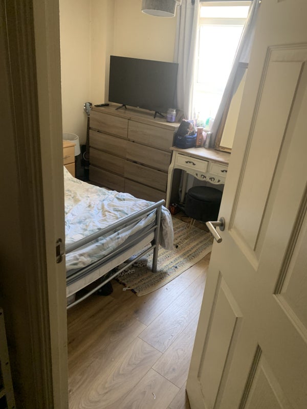 'Single Room In Manchester Bills Included ' Room to Rent from SpareRoom