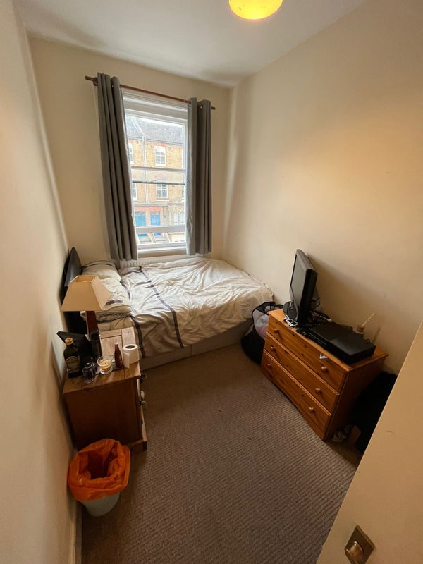 'Lovely cozy double bed room in Kilburn' Room to Rent from SpareRoom