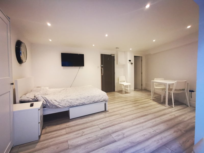 'Exquisite Studio Apartment In Stoke Newington' Room to Rent from SpareRoom