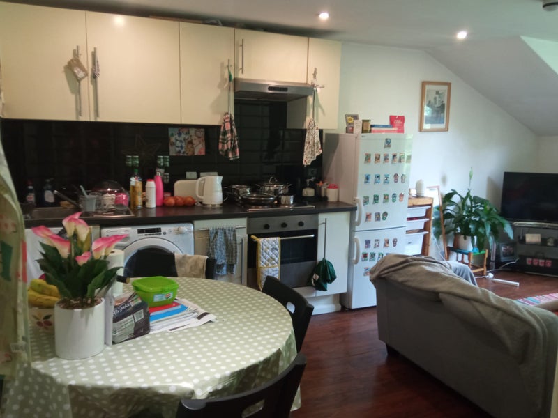 '1 bed flat, Hyde park Leeds (bills package)' Room to Rent from SpareRoom