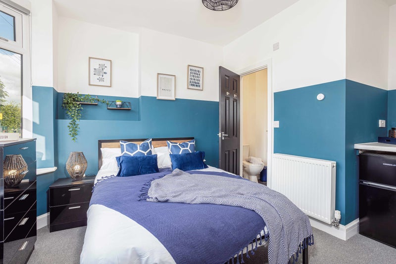 '"Groundfloor Ensuite Room With Your Own Front Door' Room to Rent from SpareRoom