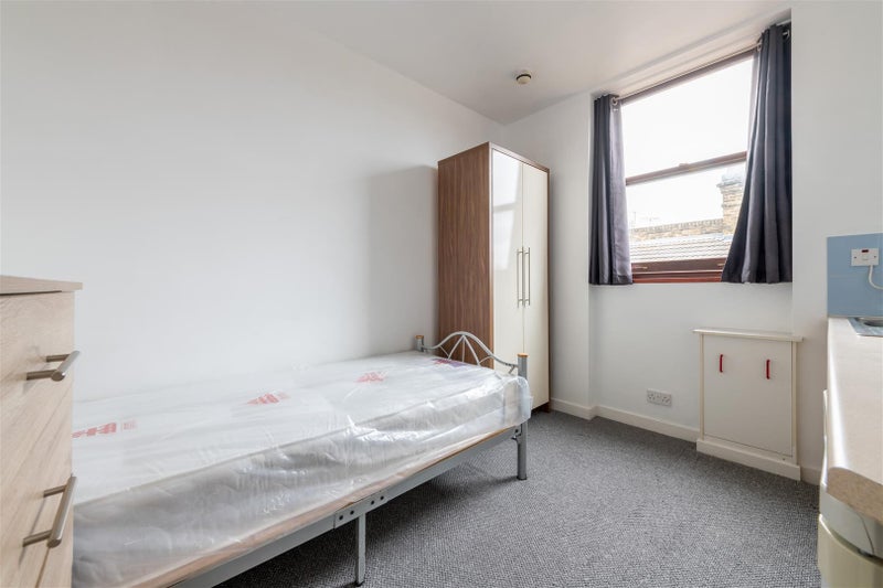 'Two Furnished Double Bedroom In Leyton Left' Room to Rent from SpareRoom