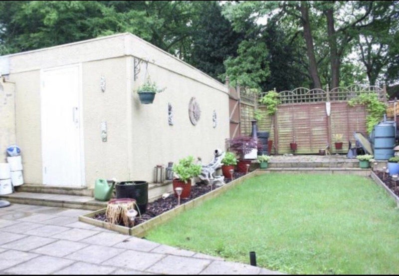 'Double bedroom in Farnborough ' Room to Rent from SpareRoom