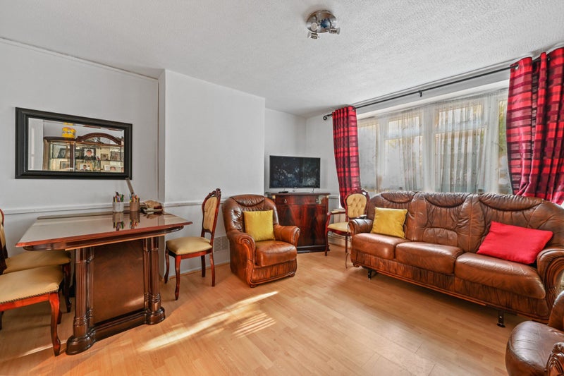 '4 Bedrooms Located in the Heart of Acton.' Room to Rent from SpareRoom