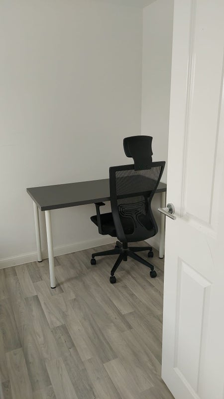 Photo 1: Desk