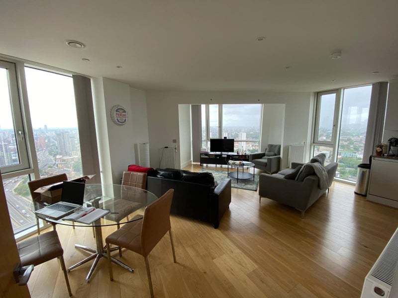 Photo 1: living room