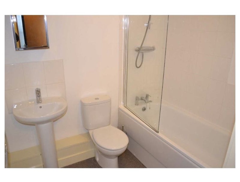 'Double bedroom to rent (Salford/City Center ) M3' Room to Rent from