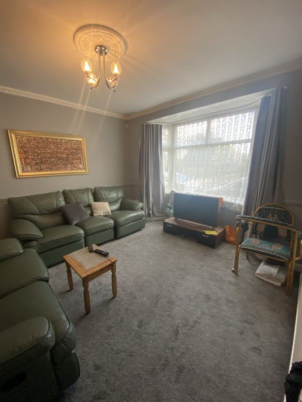 '5 Bed Family home in East Ham ' Room to Rent from SpareRoom
