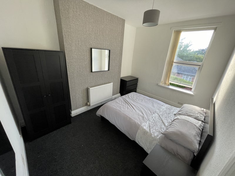 Photo 1: Double Room