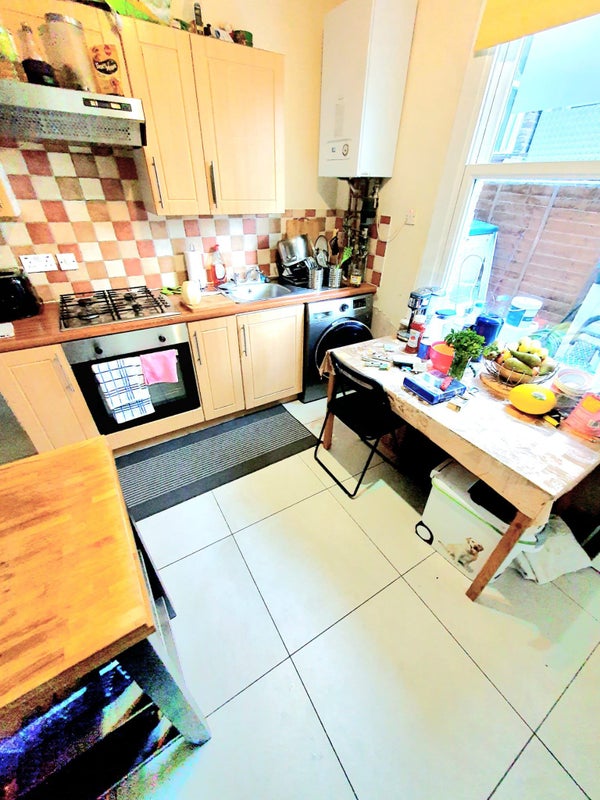 'Nice 2 Bedroom Flat Leytonstonewgarden' Room to Rent from SpareRoom