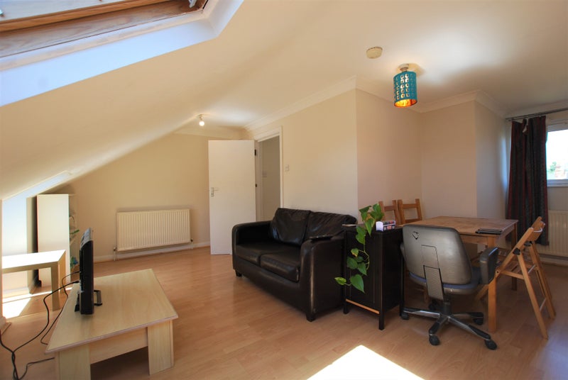 '1 Bedroom Split Level Apartment Tooting Bec' Room to Rent from SpareRoom