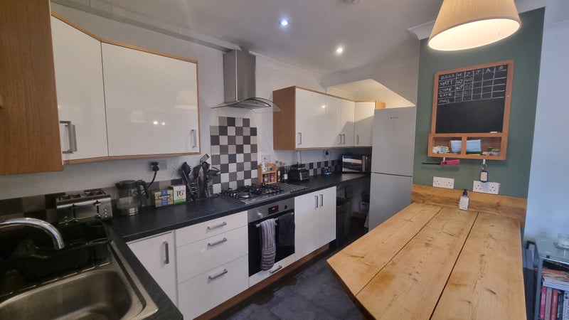Photo 1: Kitchen