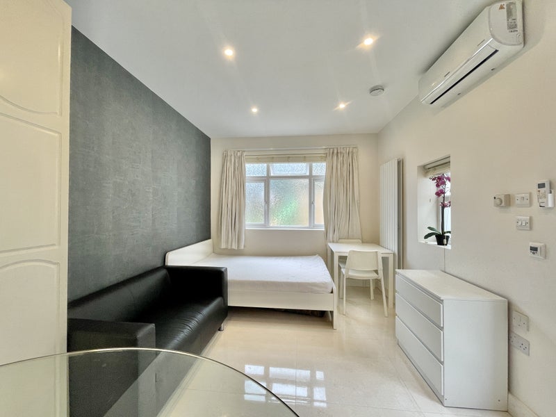 'Refurbished Studio in Finchley N3 ' Room to Rent from SpareRoom