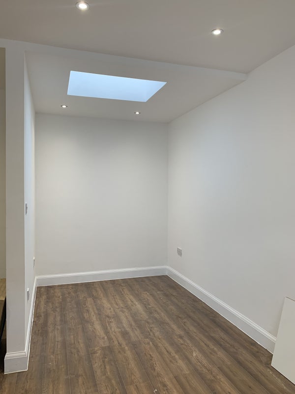 'Studio flat for rent in Camberley' Room to Rent from SpareRoom