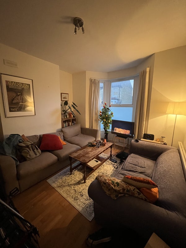 'Double room in friendly Peckham house share' Room to Rent from SpareRoom