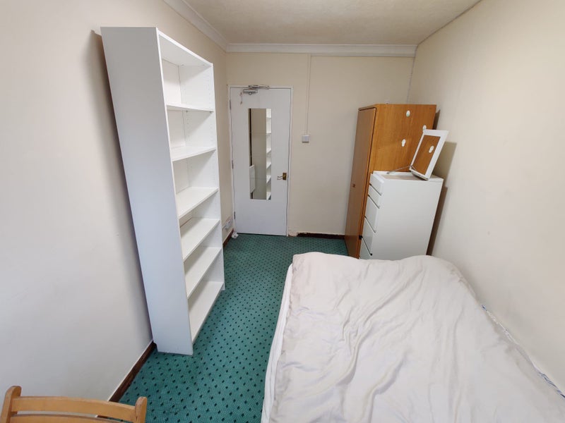 'Double Room Near Euston and Camden (NW1) ' Room to Rent from SpareRoom