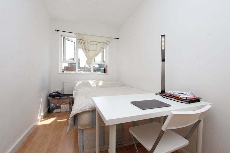 'Cheap Room For Single Use In East London' Room to Rent from SpareRoom